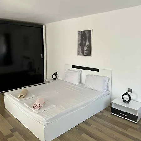 Hotel Escape 2*