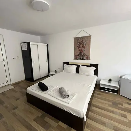 Escape Hotel 2*