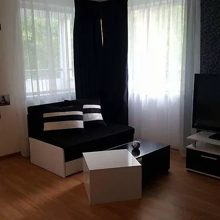 Escape Хотел 2*